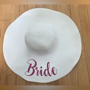 White sunhat with Fuchsia glitter Bride appliqué
